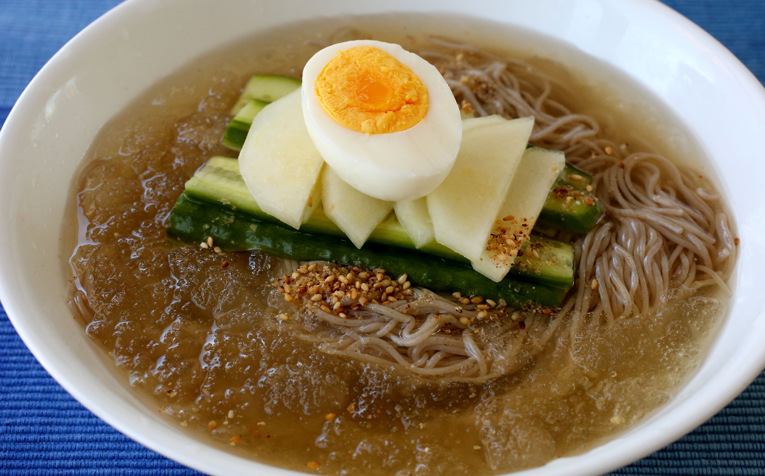 Seoul food cold noodle